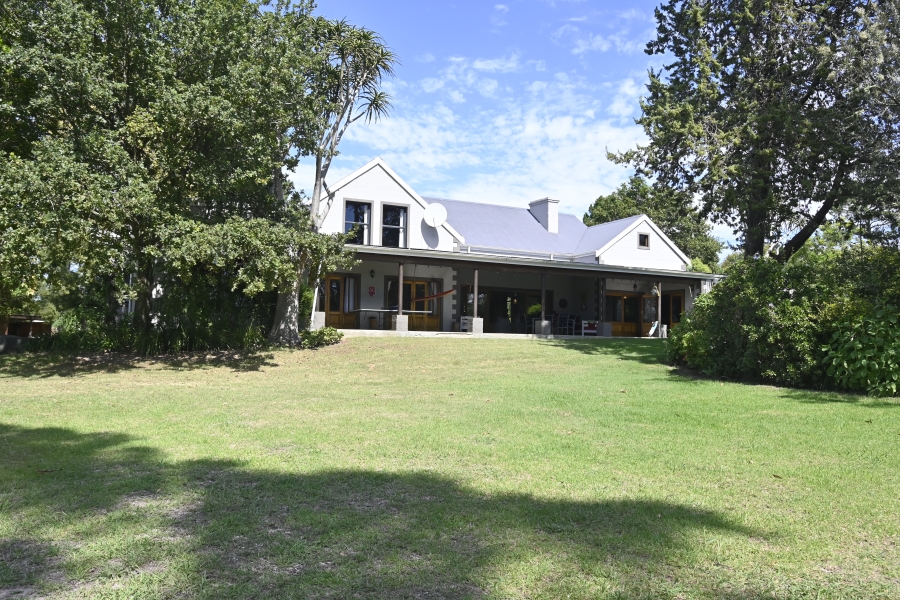 To Let 5 Bedroom Property for Rent in Rheenendal Western Cape